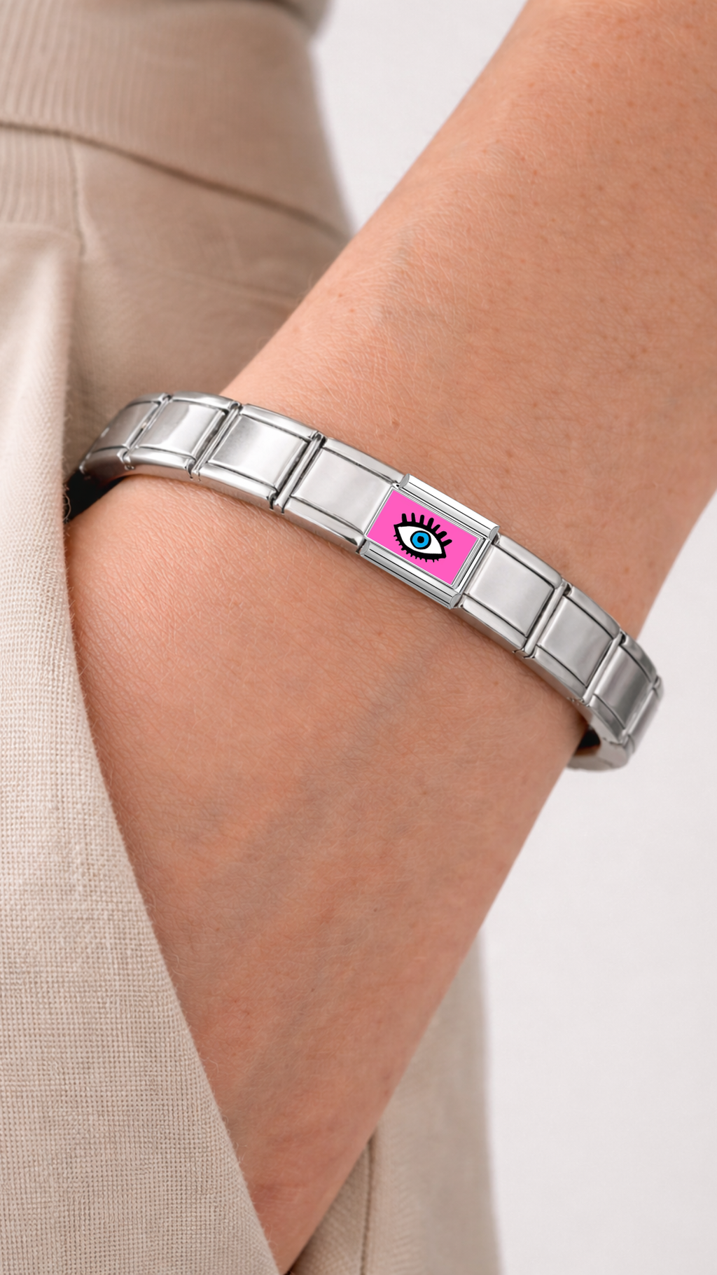 charm ojo rosa
